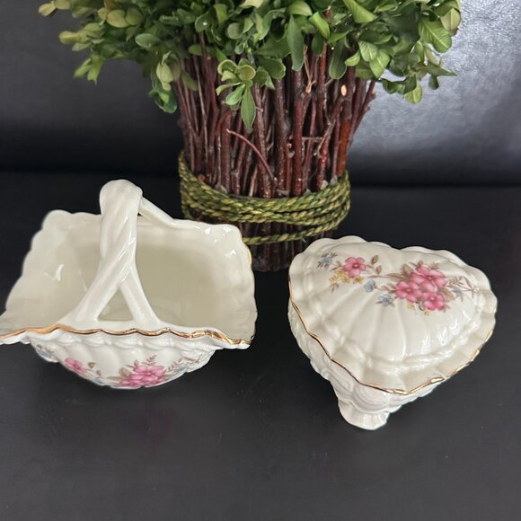 Vintage Porcelain Trinket Footed Lidded Heart dish & Trinket Basket/Candy Bowl - Picture 2 of 5